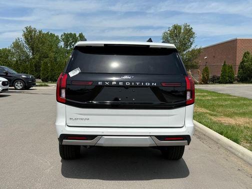 Star White 2026 Ford Expedition Platinum