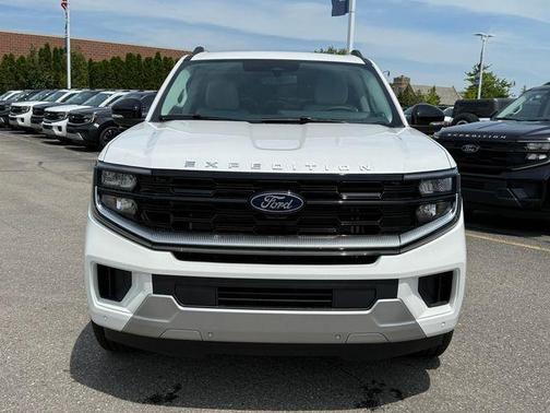 Star White 2026 Ford Expedition Platinum
