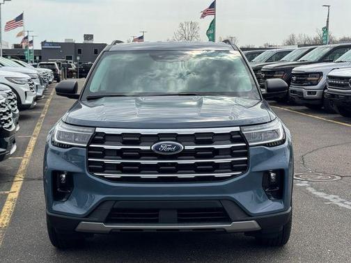 Vapor Blue Metallic 2026 Ford Explorer Active