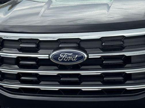 Agate Black Metallic 2026 Ford Explorer Active