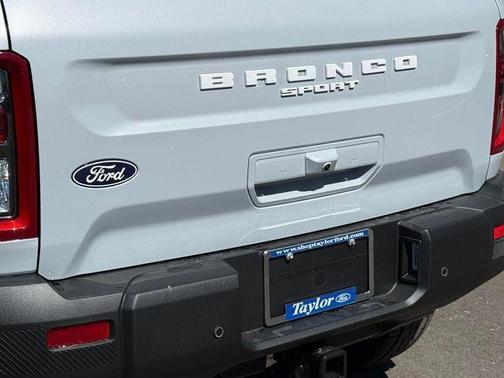 Space White Metallic 2026 Ford Bronco Sport Badlands