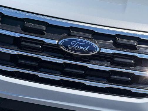 Space White Metallic 2026 Ford Explorer Active