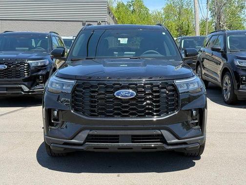 Agate Black Metallic 2026 Ford Explorer ST-Line