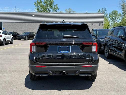 Agate Black Metallic 2026 Ford Explorer ST-Line