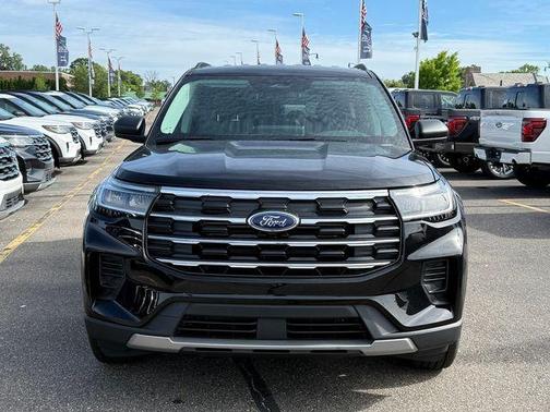 Agate Black Metallic 2026 Ford Explorer Active
