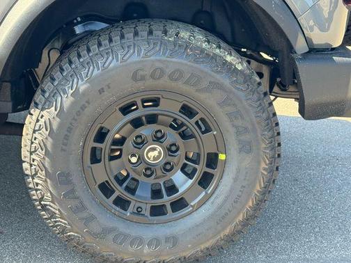 Carbonized Gray Metallic 2026 Ford Bronco Big Bend