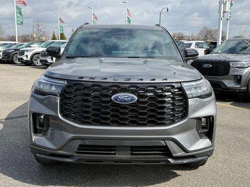 Carbonized Gray Metallic 2026 Ford Explorer ST-Line