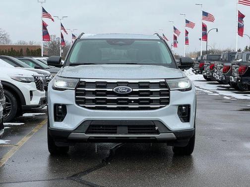 Space White Metallic 2026 Ford Explorer Active