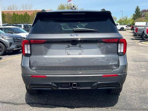 Carbonized Gray Metallic 2026 Ford Explorer ST-Line