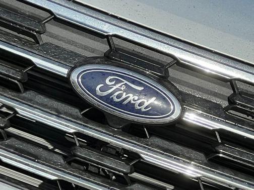 Space White Metallic 2026 Ford Explorer Active