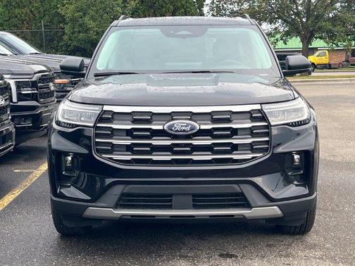 Agate Black Metallic 2026 Ford Explorer Active