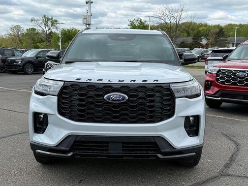 Space White Metallic 2026 Ford Explorer ST-Line