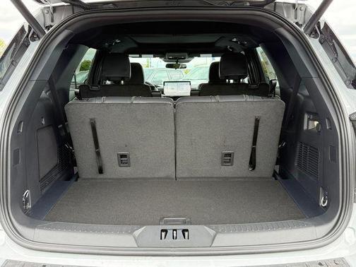 Space White Metallic 2026 Ford Explorer ST-Line