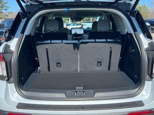 Space White Metallic 2026 Ford Explorer Active