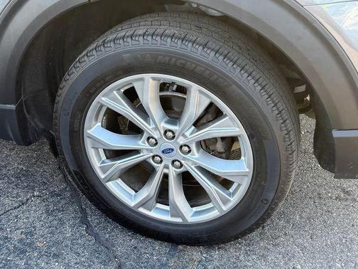 Carbonized Gray Metallic 2023 Ford Explorer XLT