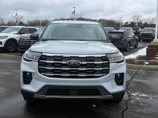 Space White Metallic 2026 Ford Explorer Active