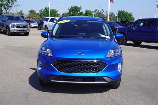 Photo 2 of 30 of 2020 Ford Escape SEL