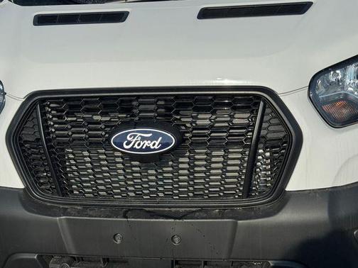 2026 Ford Transit-250 148 WB Medium Roof Cargo