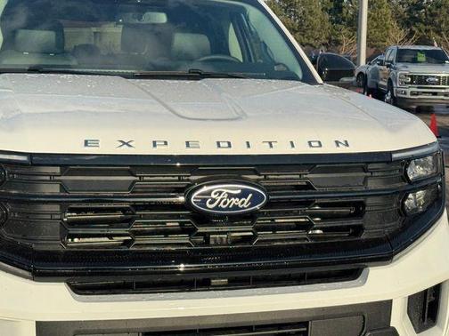 2026 Ford Expedition Active