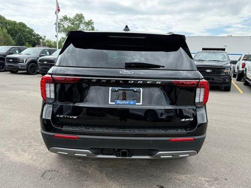 Agate Black Metallic 2026 Ford Explorer Active