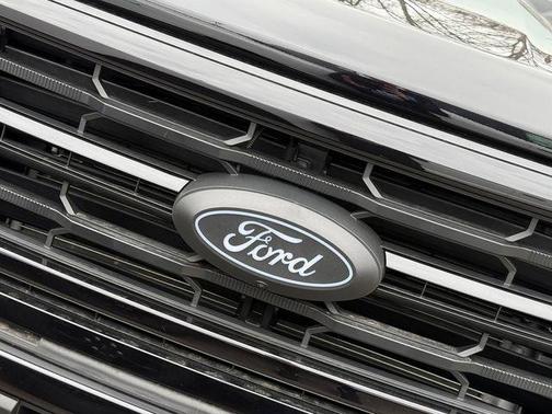 Agate Black Metallic 2026 Ford F-150 XLT