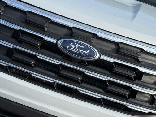 Space White Metallic 2026 Ford Explorer Active