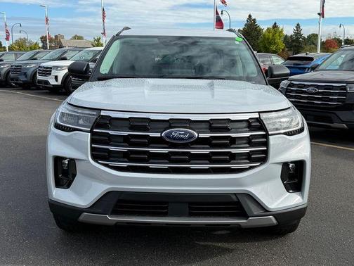 Space White Metallic 2026 Ford Explorer Active