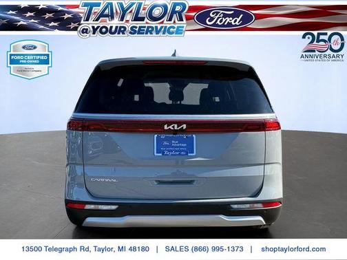 Ceramic Silver 2024 Kia Carnival EX