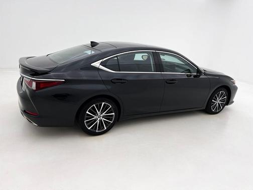 2022 Lexus ES 350 Base