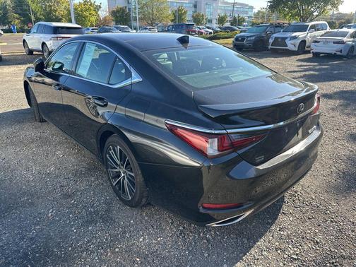 2022 Lexus ES 350 Base