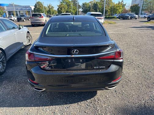 2022 Lexus ES 350 Base