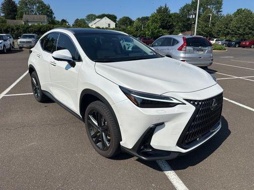 2025 Lexus NX 450h+ Luxury