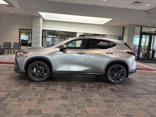 2025 Lexus NX 450h+ Luxury