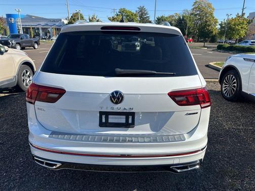 2022 Volkswagen Tiguan 2.0T SEL R-Line 4MOTION