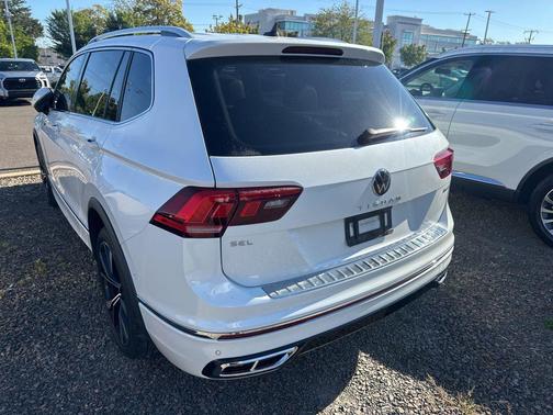2022 Volkswagen Tiguan 2.0T SEL R-Line 4MOTION