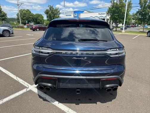 2023 Porsche Macan Base