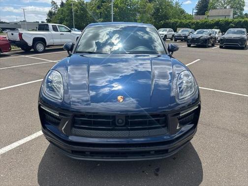 2023 Porsche Macan Base