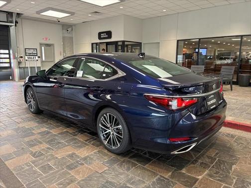 2025 Lexus ES 350 Base