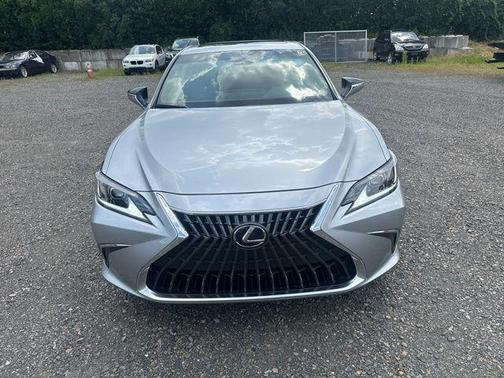 2024 Lexus ES 300h Base