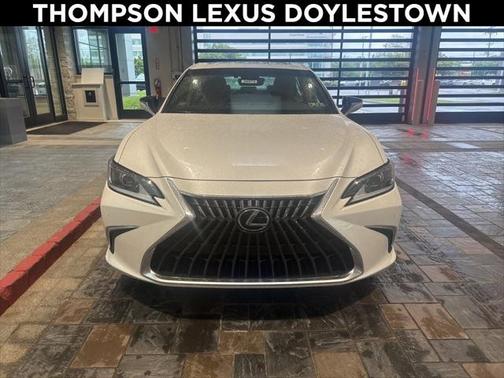 2025 Lexus ES 300h Base