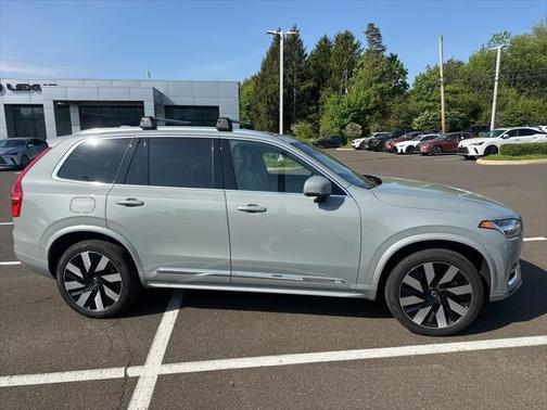 2024 Volvo XC90 Recharge Plug-In Hybrid T8 Ultimate Bright Theme 7-Seater
