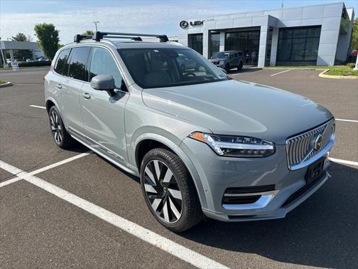 2024 Volvo XC90 Recharge Plug-In Hybrid T8 Ultimate Bright Theme 7-Seater