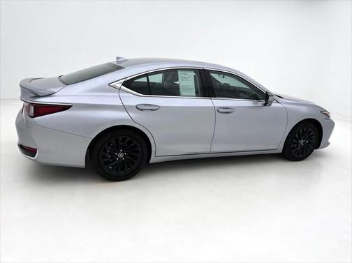 2024 Lexus ES 300h Luxury