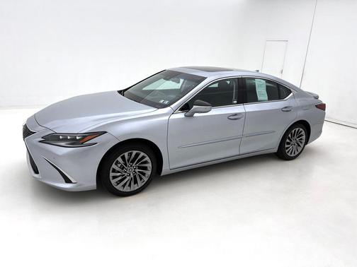 2024 Lexus ES 300h Ultra Luxury