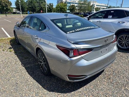 2025 Lexus ES 300h Base