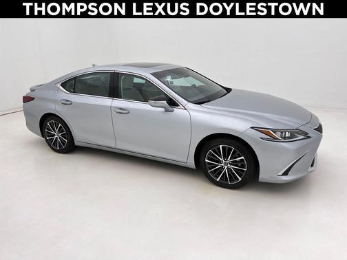 2025 Lexus ES 300h Base