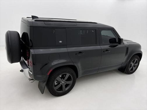 2024 Land Rover Defender 110 P500 SE