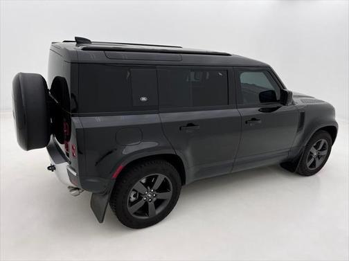 2024 Land Rover Defender 110 P500 SE