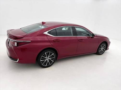 2022 Lexus ES 250 Base