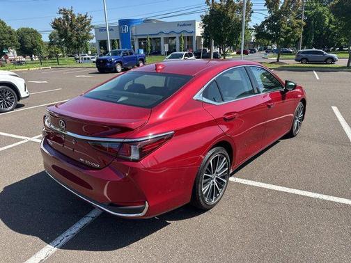 2022 Lexus ES 250 Base